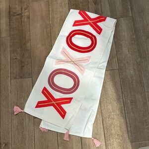 Valentine table runner